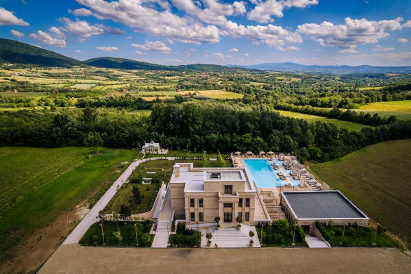 Hotel Hyde Hill / Bikini and Champagne